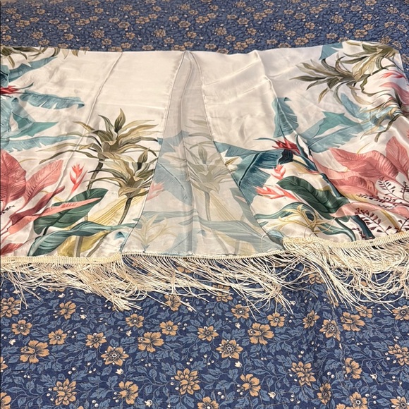 Floral Fringe Duster - Picture 1 of 4